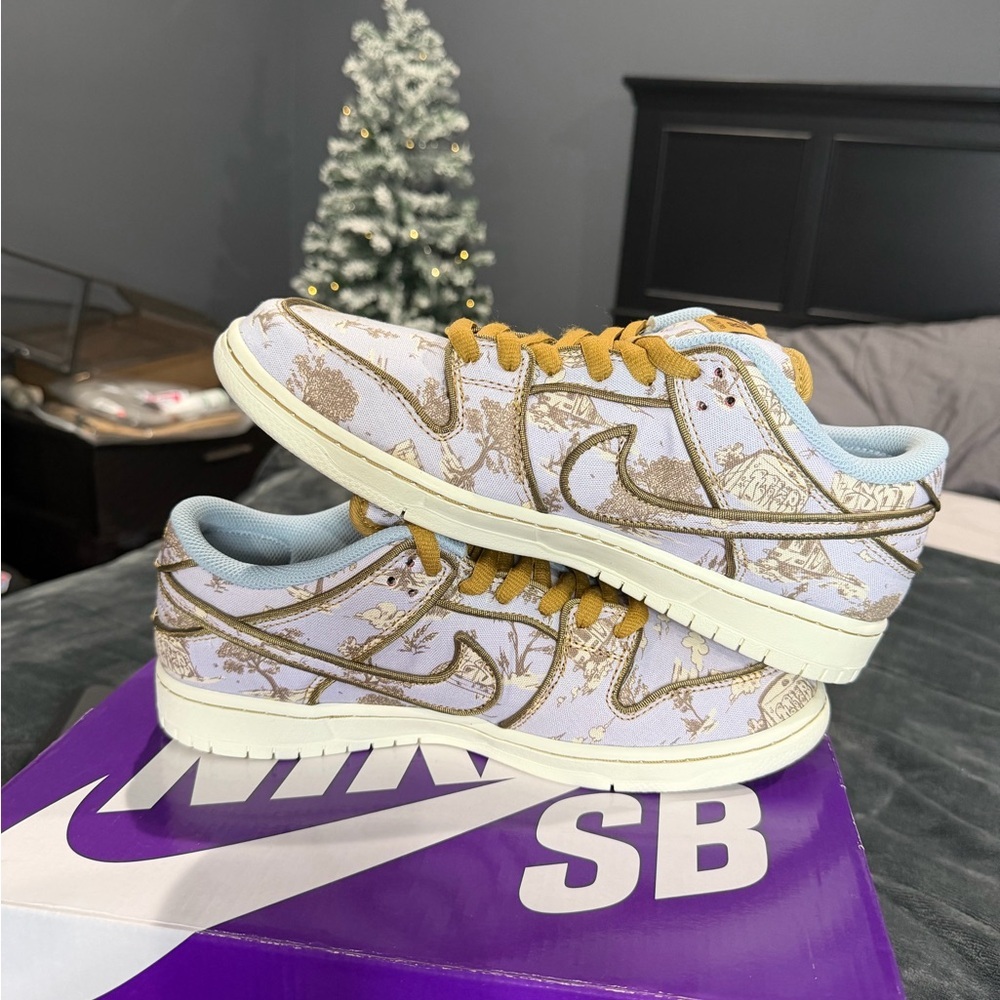 Nike SB Sneakers - Picture 8 of 8